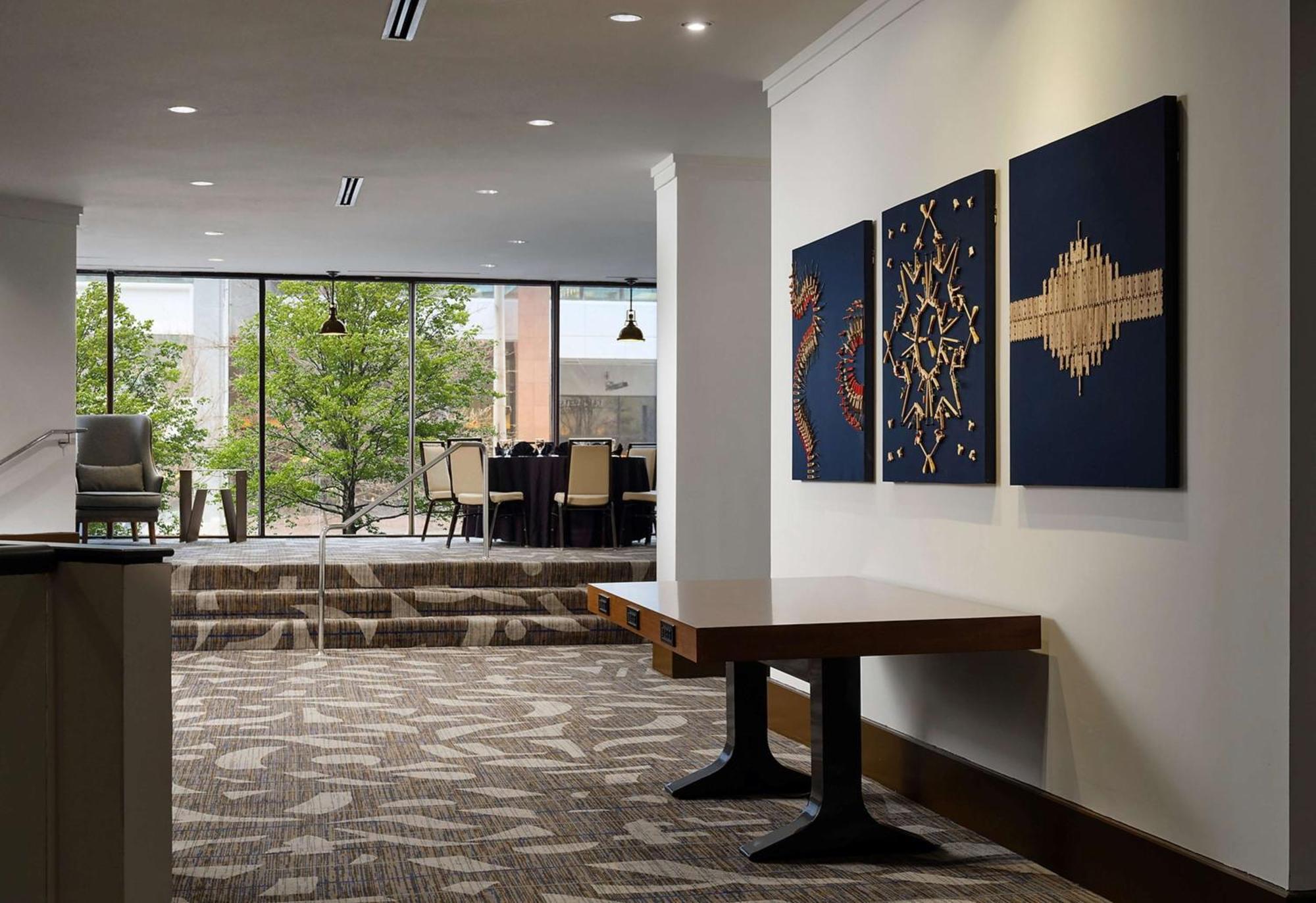 Doubletree By Hilton Hotel Nashville Downtown Exterior photo