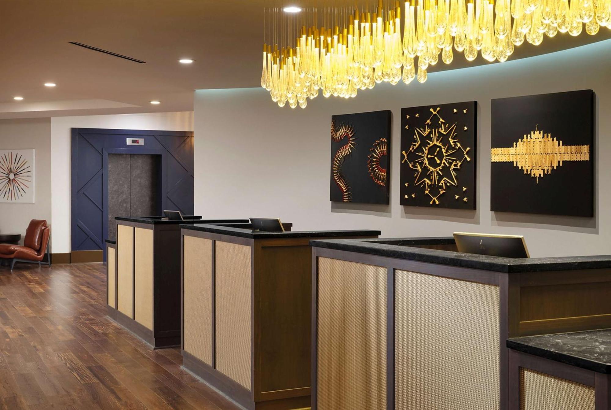 Doubletree By Hilton Hotel Nashville Downtown Exterior photo