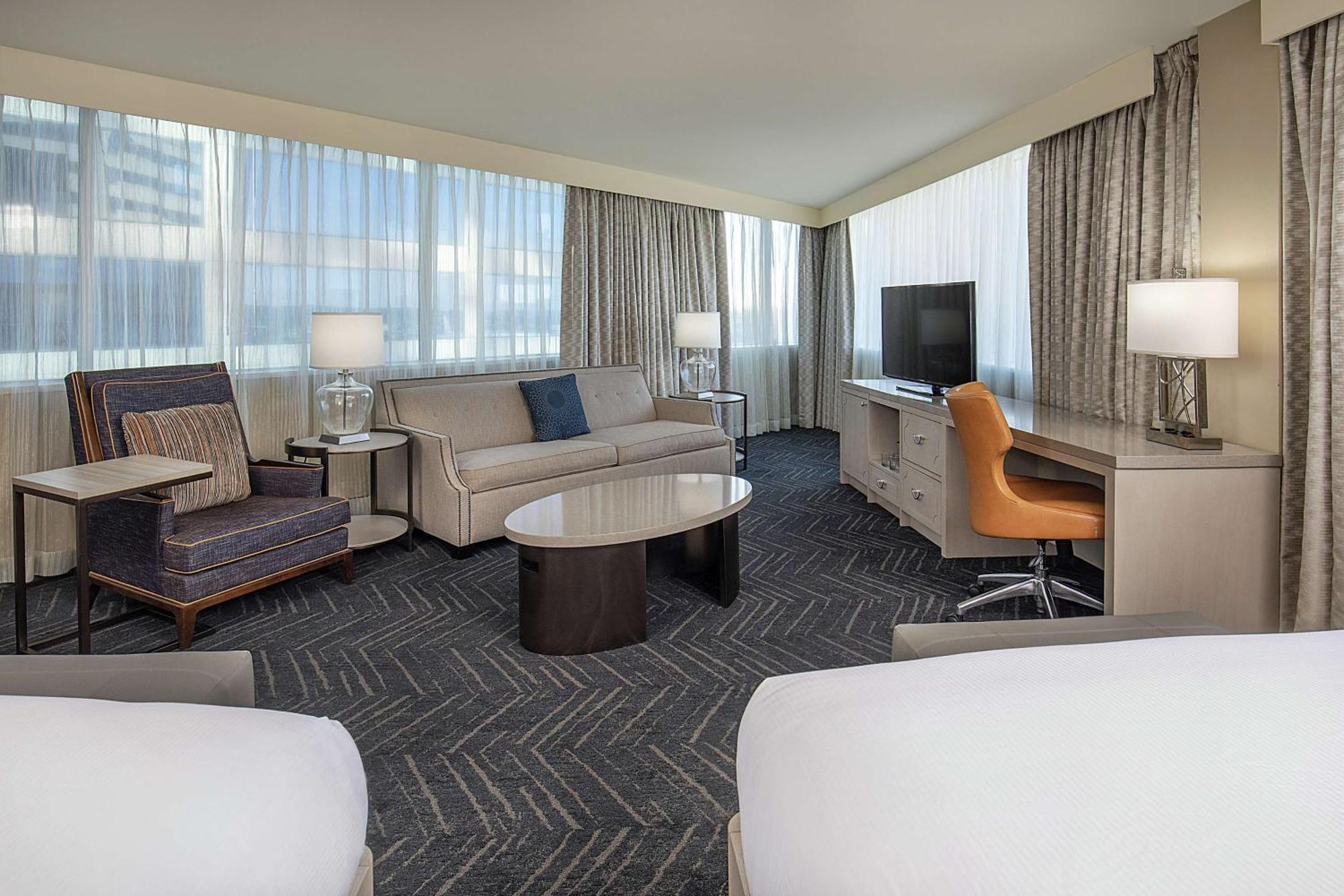 Doubletree By Hilton Hotel Nashville Downtown Exterior photo