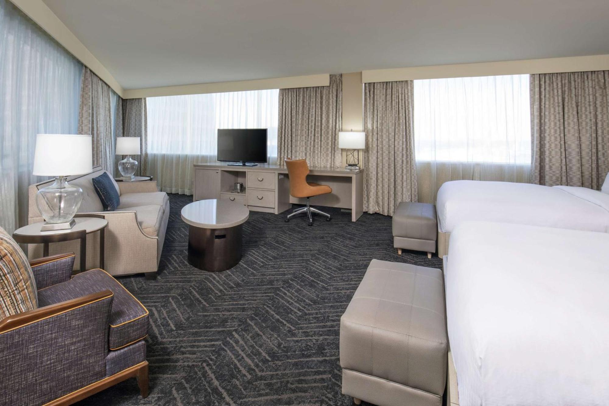 Doubletree By Hilton Hotel Nashville Downtown Exterior photo